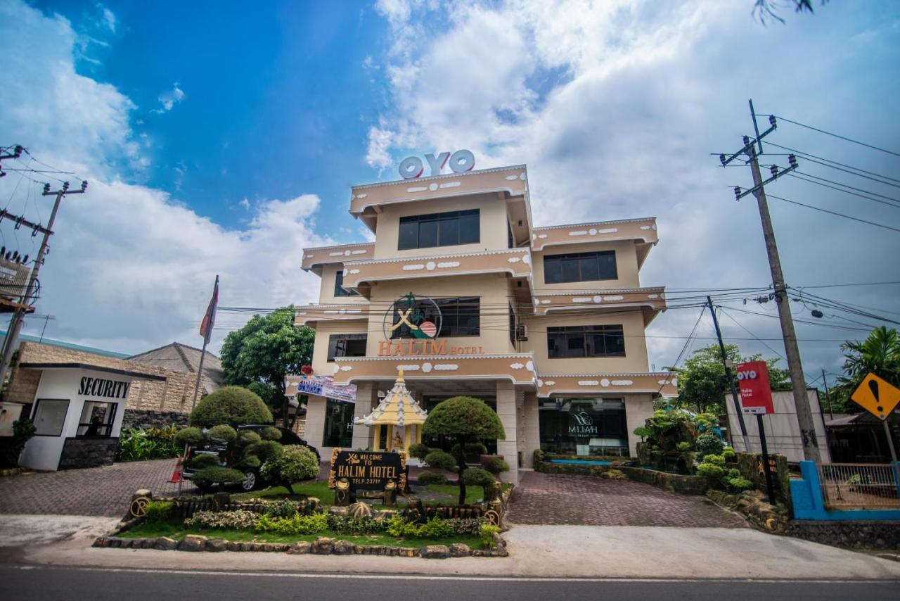 Halim Hotel Tanjung Pinang Eksteriør billede