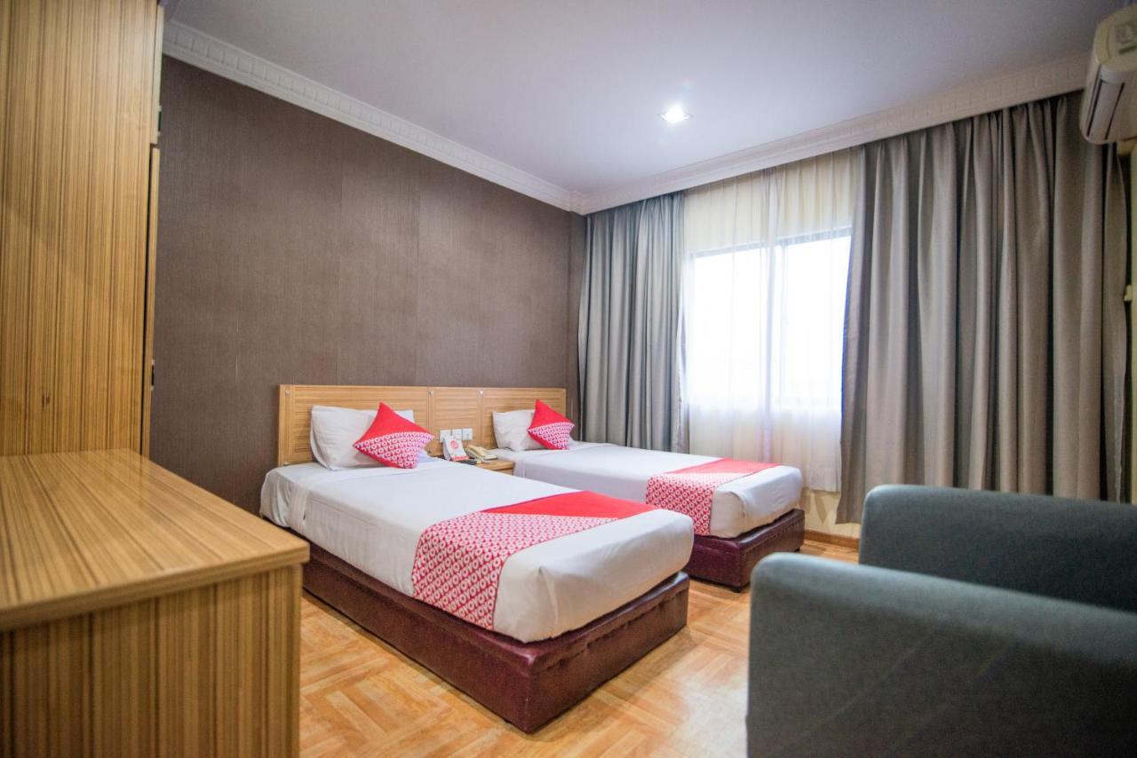 Halim Hotel Tanjung Pinang Eksteriør billede