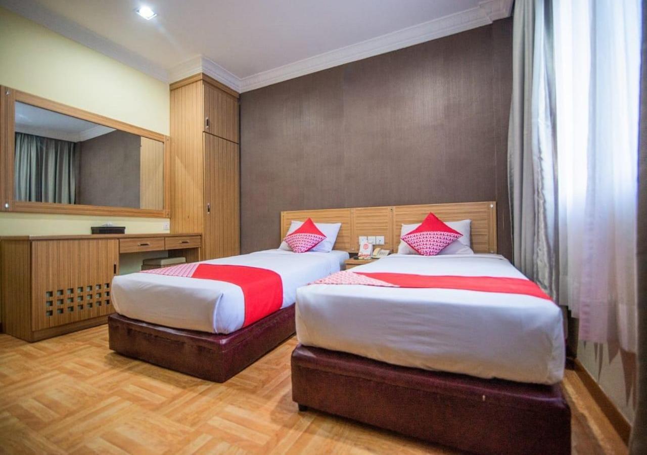 Halim Hotel Tanjung Pinang Eksteriør billede