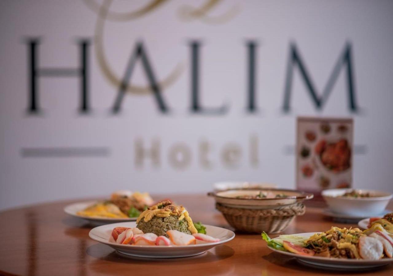 Halim Hotel Tanjung Pinang Eksteriør billede