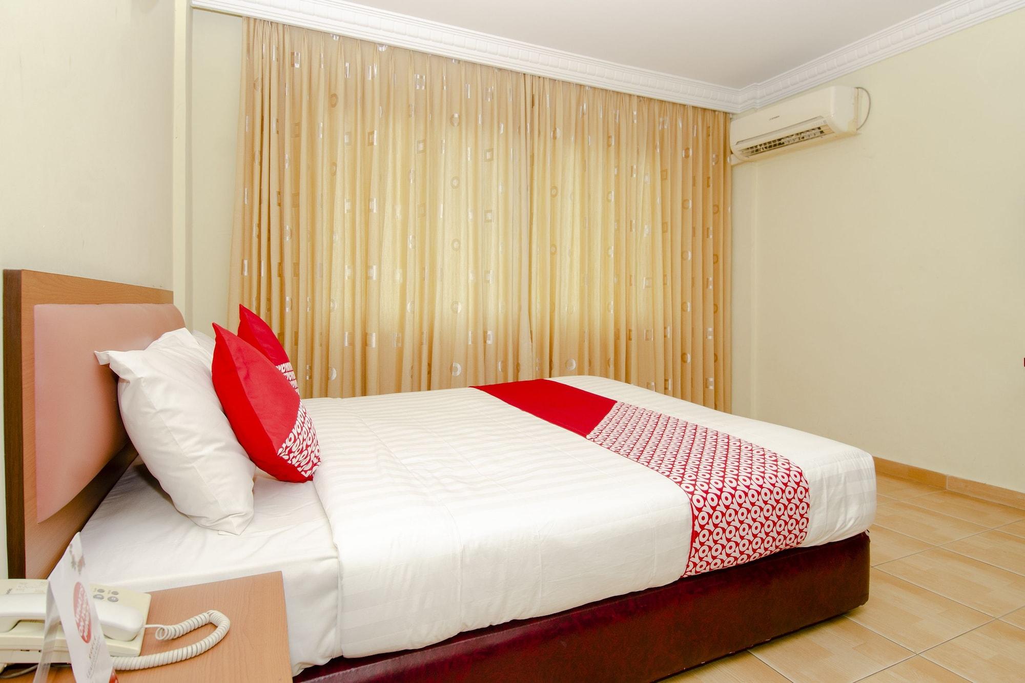 Halim Hotel Tanjung Pinang Eksteriør billede